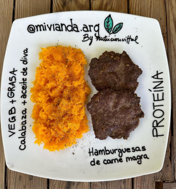 Hamburguesas de carne magra con puré de calabaza